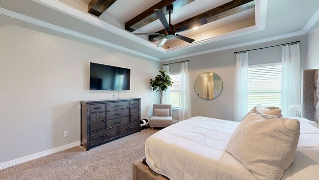 Building Photo - SOLAR PANEL 4 BEDROOM HOME  IN HERITAGE OAKS!