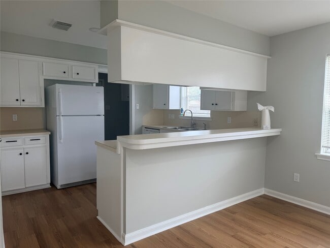 Building Photo - 10402 Belfast Rd