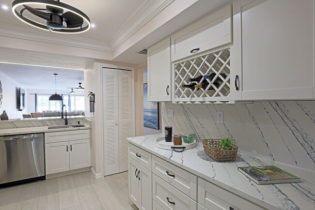 Building Photo - 11921 Seabreeze Cove Ln