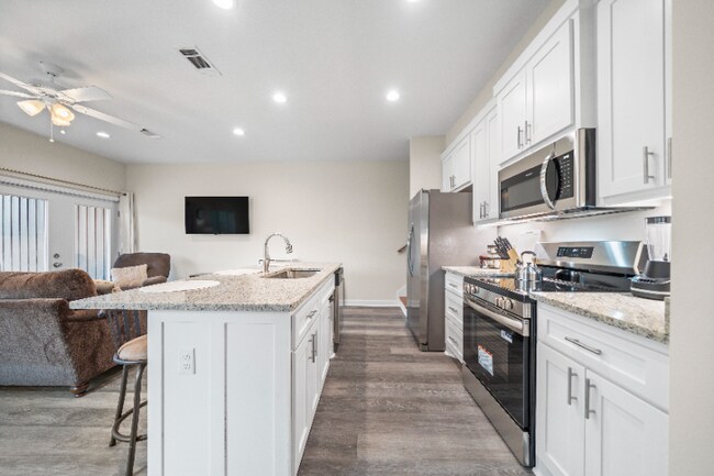 Building Photo - 165 Pebble Beach Pl