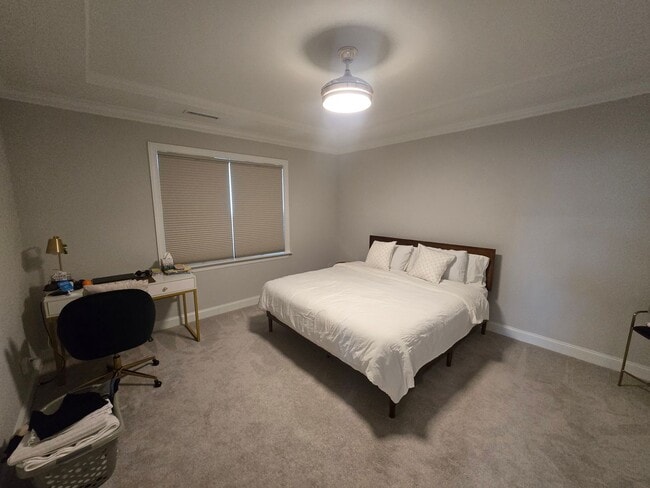 Building Photo - The Perfect Resort-Style Living in Auburn Village!