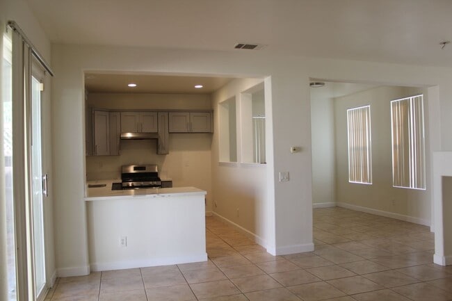Building Photo - 13289 Coffeetree St