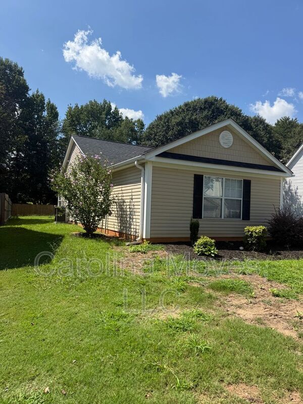 Building Photo - 210 Morell Dr