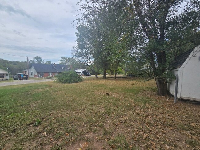 Building Photo - 1 Bedroom 1 Bath Home in Shawnee!