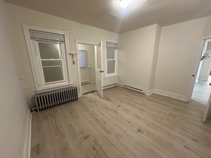 Building Photo - 402 E Vine St