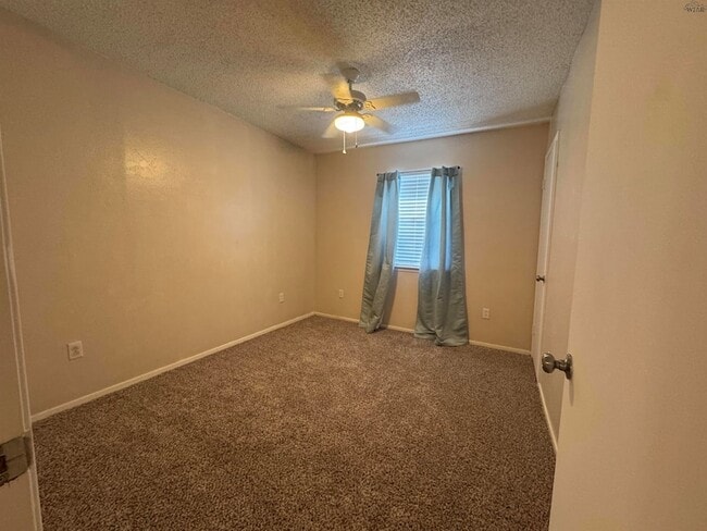 Building Photo - 4422 McNiel Ave