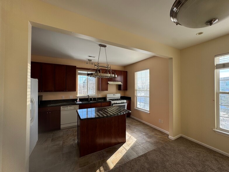 Building Photo - 1220 Alameda Blvd