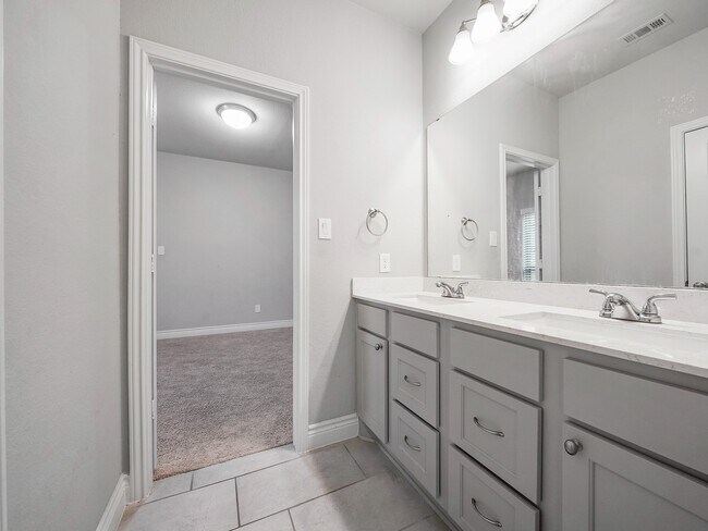 Building Photo - 15039 Montezuma Quail Dr