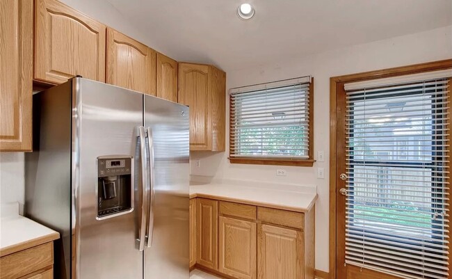 Building Photo - 2534 E 125th Way