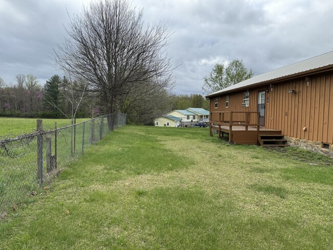 Building Photo - 185 Davy Crockett Dr
