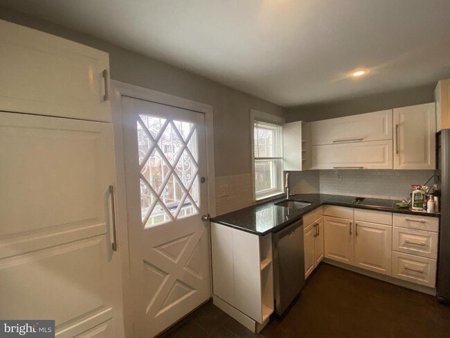 Building Photo - 140 Walnut Ave