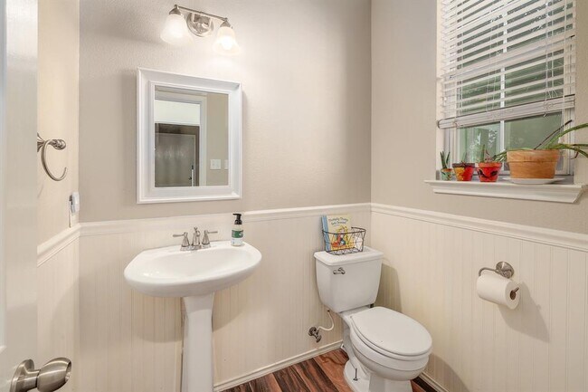Building Photo - 1305 Horseshoe Ranch Dr