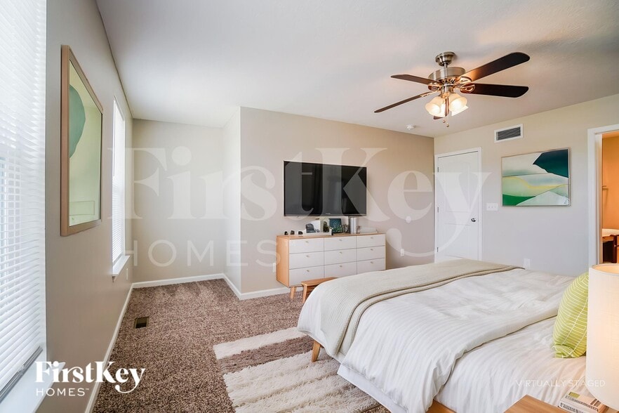 Building Photo - 2144 Greencrest Way