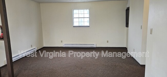 Building Photo - 12 Lair of II