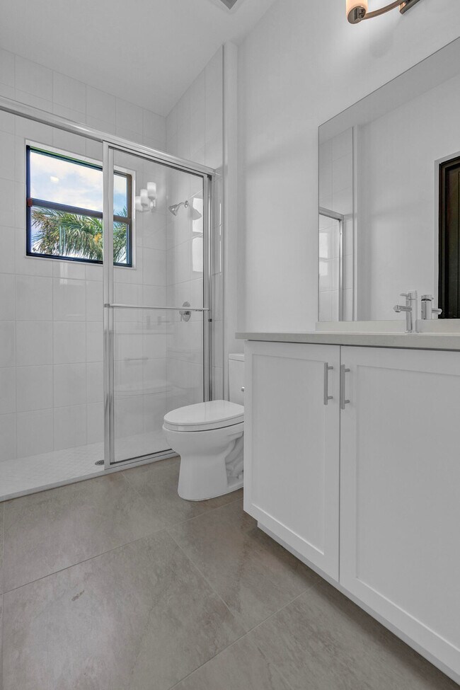Building Photo - 9523 Riverside Pk Dr