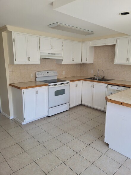 Kitchen/Dining - 6963 NY-38