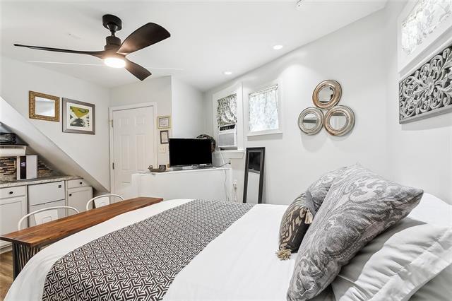 Building Photo - 8710 Oak St