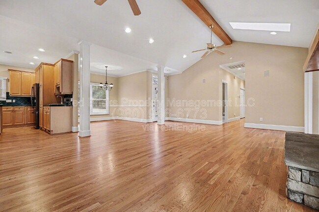 Building Photo - 1760 Jacobs Way