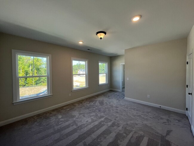 Building Photo - Stunning 5BD, 4.5BA Knightdale Home with Spacious Open Interior, Bonus Loft, and Modern Upgrades ...