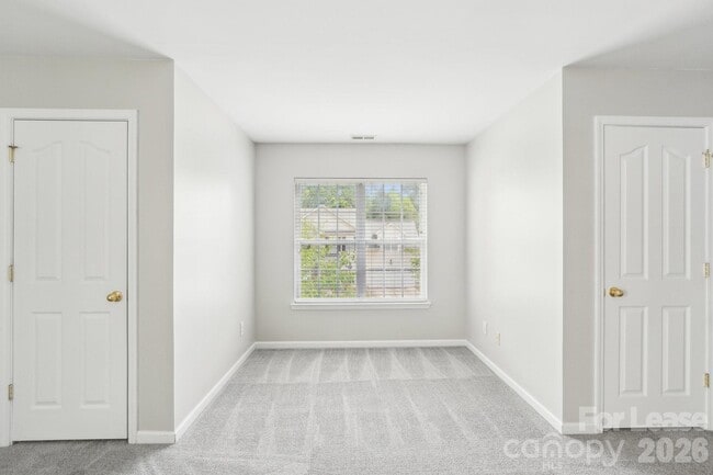 Building Photo - 14417 Laurel Tree Ln