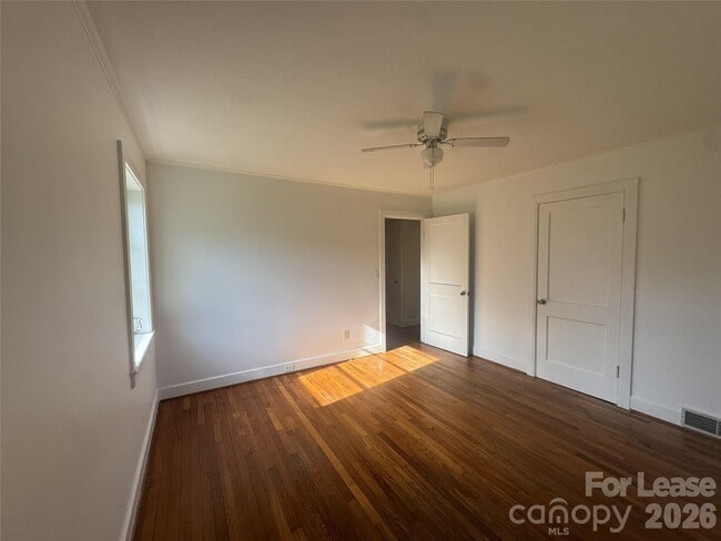 Building Photo - 1203 Hibriten Dr SE