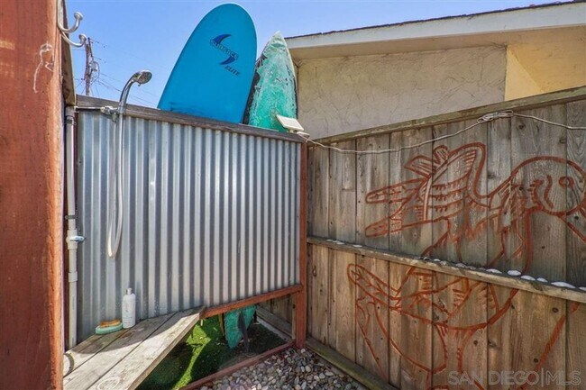 Building Photo - 553-557 Silver Strand Blvd.
