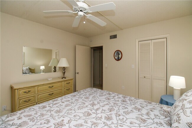 Building Photo - 3400 Gulf Shore Blvd N