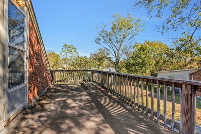 Building Photo - 223 Cumberland Dr