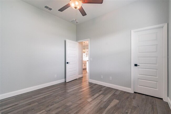 Building Photo - 6753 Bentridge Dr
