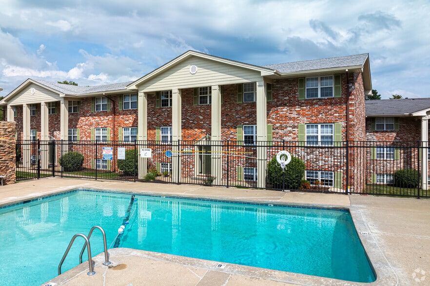 Primary Photo - Columbia Crossing