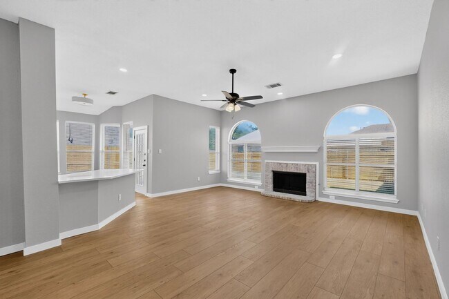 Building Photo - 7314 Gillon Dr