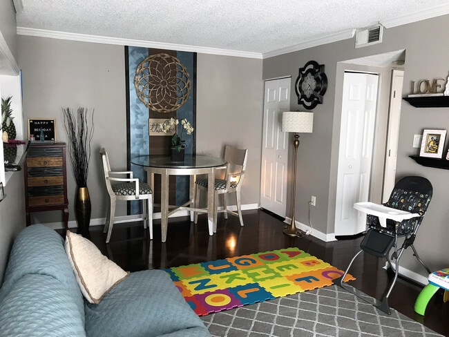 Building Photo - Nice Condo close to I-95!