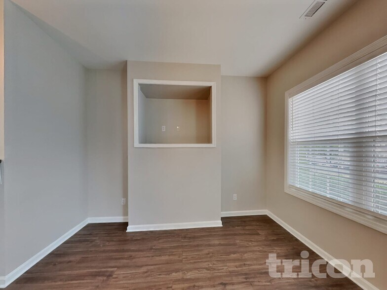 Building Photo - 5816 Wynmore Road