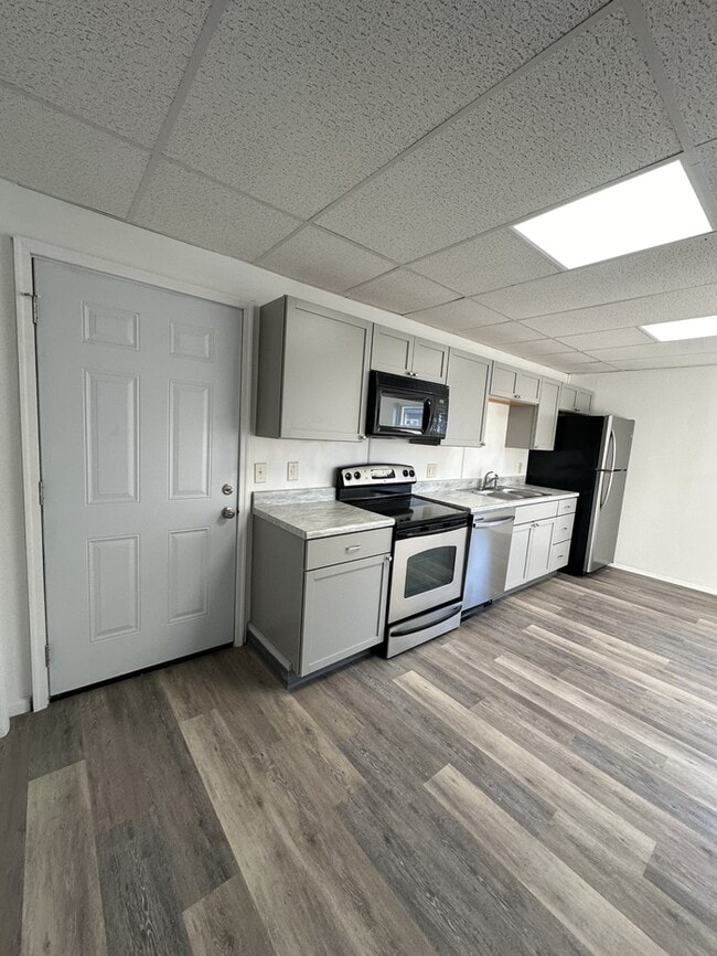 Building Photo - 113 E Middle St