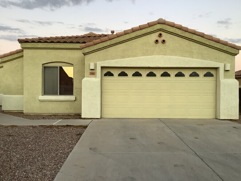 Building Photo - 5561 S Lemon Tree Dr