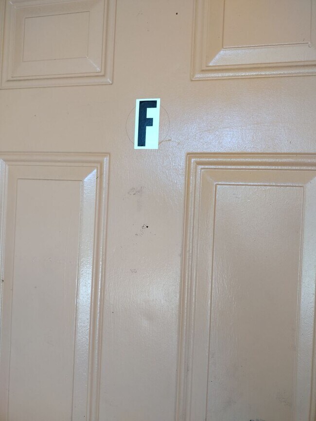 Building Photo - KNOX F