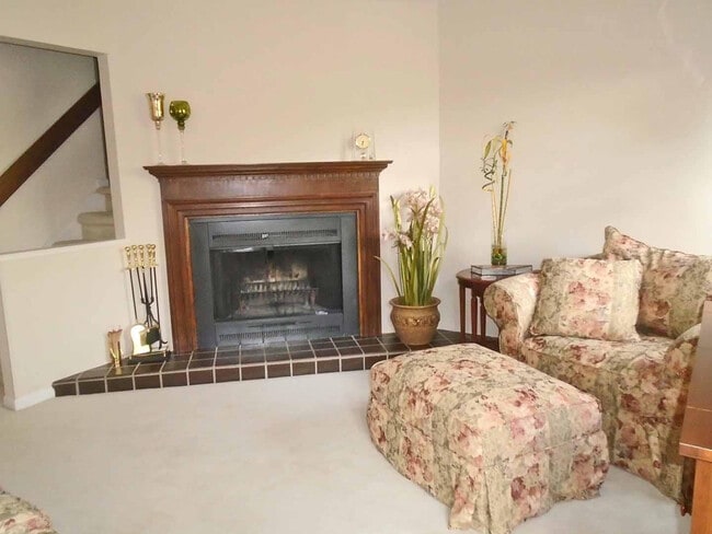 Building Photo - 2547 Meade Ct