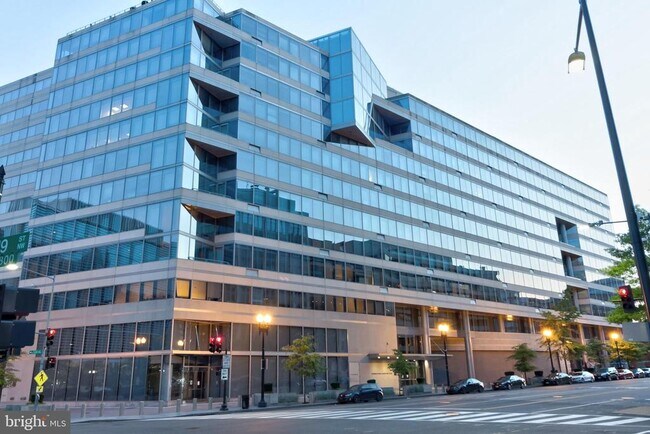Building Photo - 2030 F St NW