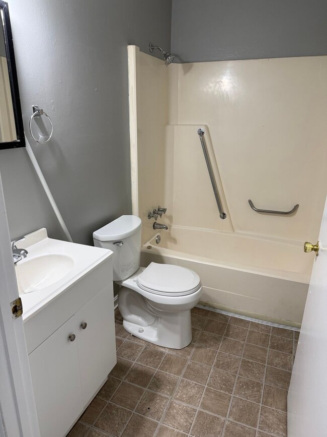 Building Photo - 3509 Buckhorn Dr