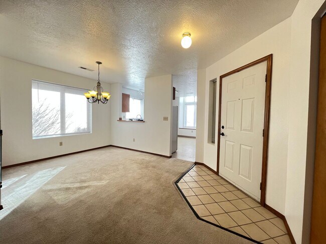 Building Photo - 5211 S Smith Ct