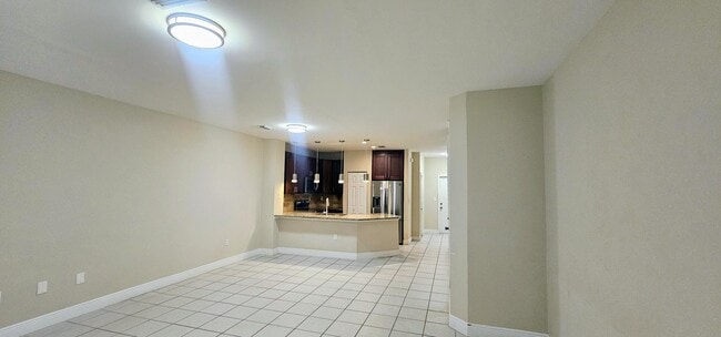 Building Photo - 5032 SE Mariner Garden Cir