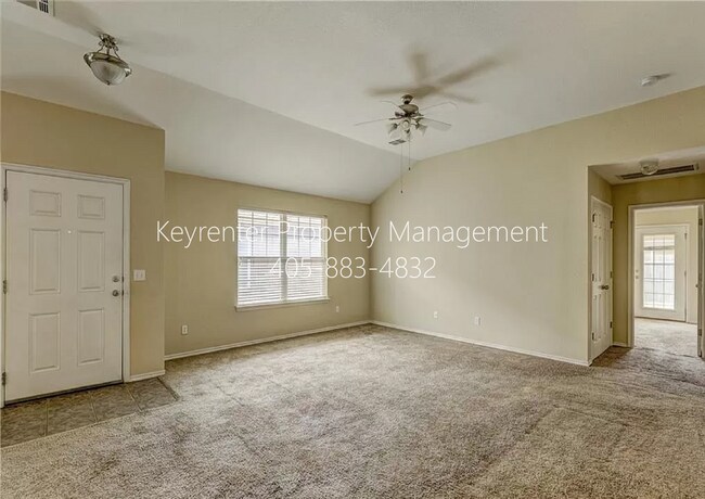 Building Photo - Gorgeous 3 bedroom 2 Bath and 2 Car Home in the Heart of Yukon