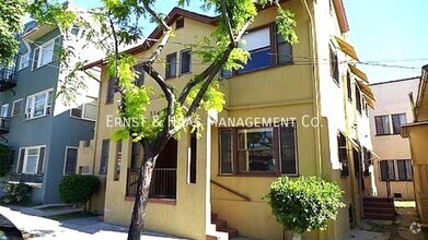 Building Photo - Wonderful 1920's Apartment Close to Downto...