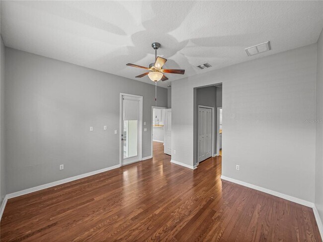 Building Photo - 6222 Hadley Commons Dr