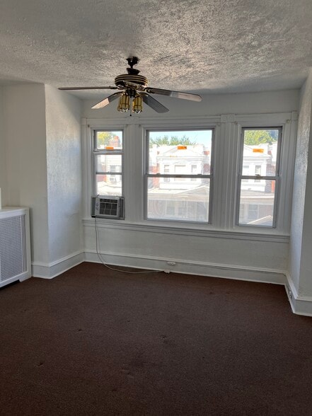 Master - 5049 N Sydenham St