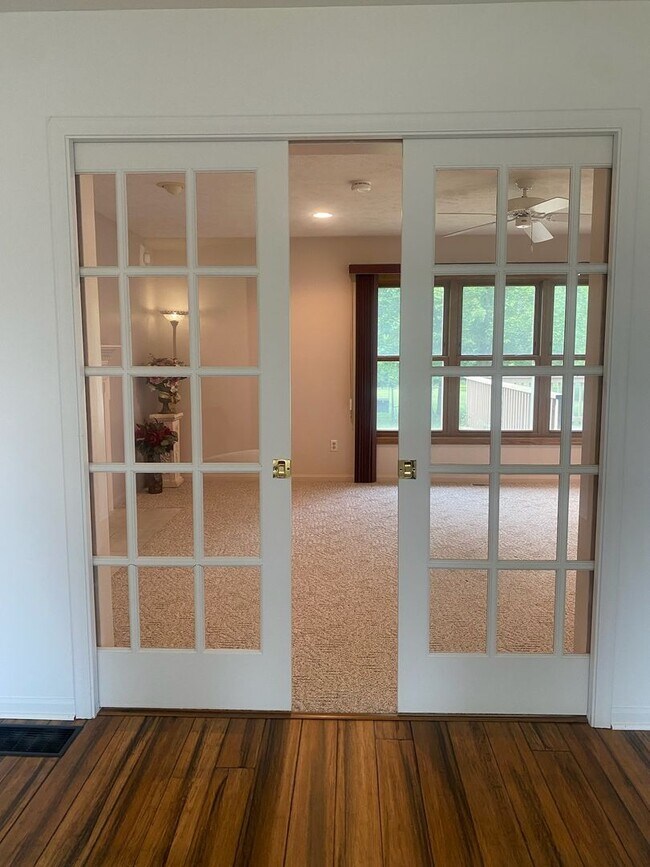 Building Photo - 25027 Rushmore Ct