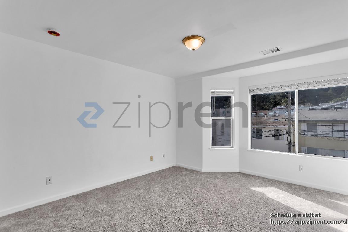 Building Photo - 609 Cambridge St