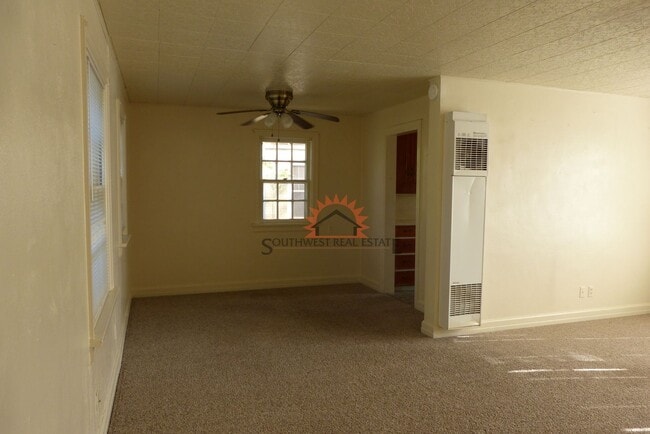 Building Photo - Charming historic 2 bedroom 1 bathroom house