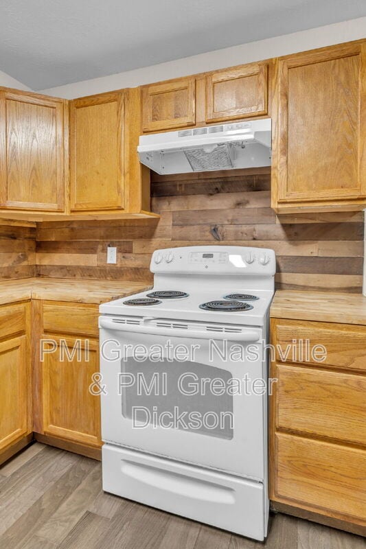 Building Photo - 3153 E Lake Dr