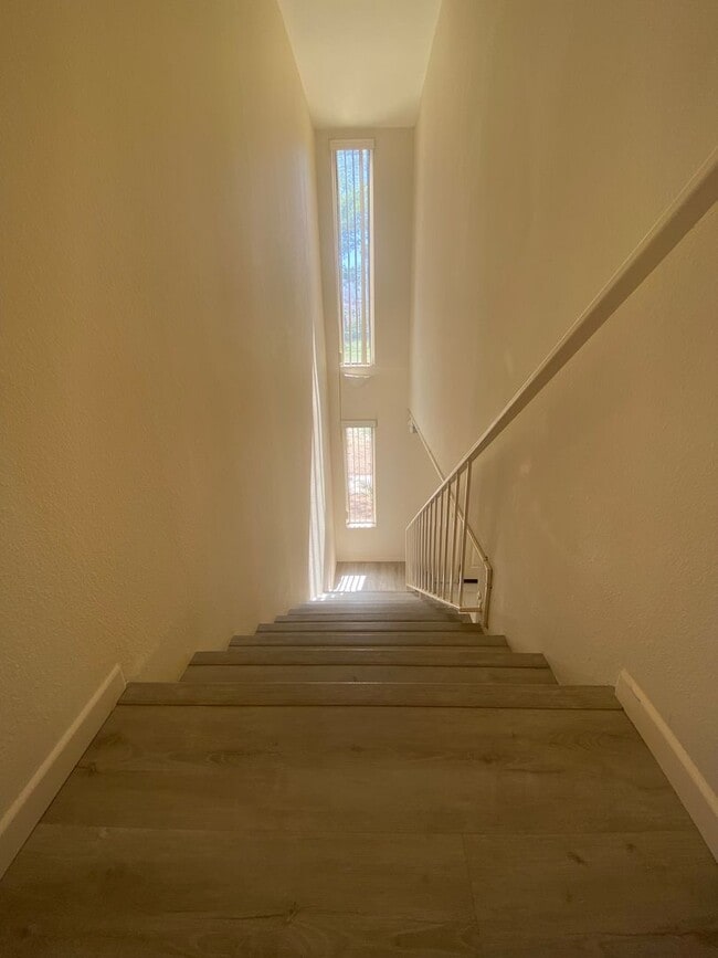 Building Photo - Palm Springs 3 br 3 bth on Golf Course